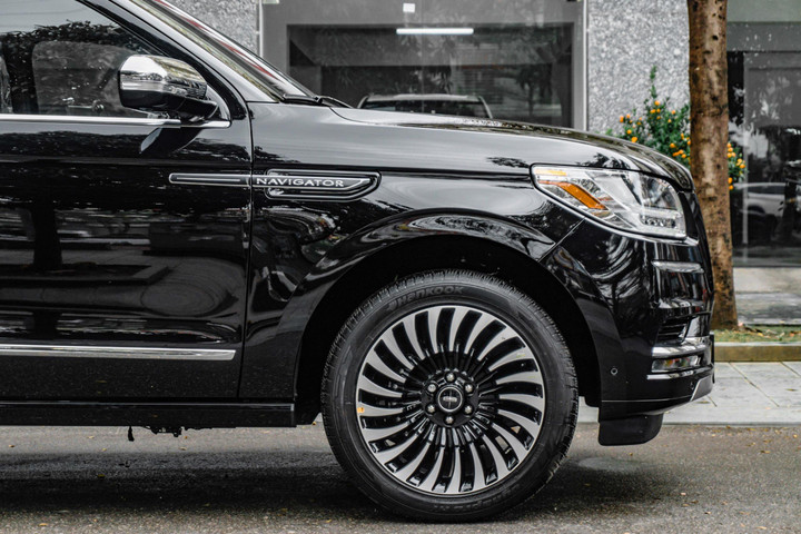 Lincoln Navigator L Black Label 2022 ảnh 10 Chi tiết Lincoln Navigator L Black Label 2022 tại Việt Nam - 10