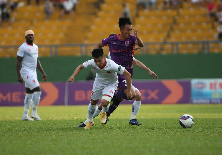 Hải Phòng chịu phạt đền oan, HLV Chu Đình Nghiêm chê trọng tài - 1