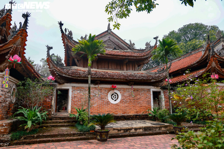 Ảnh: Các pho tượng La Hán chùa Tây Phương bị mối mọt đục loang lổ, bong tróc - 2