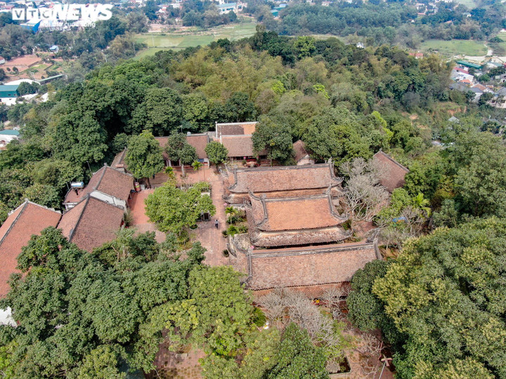 Ảnh: Các pho tượng La Hán chùa Tây Phương bị mối mọt đục loang lổ, bong tróc - 1