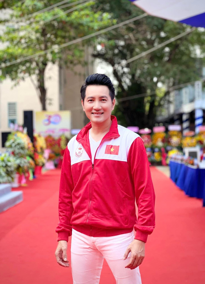 Vì sao mỹ nam làng nhạc Nguyễn Phi Hùng vẫn độc thân ở tuổi U50? - 6