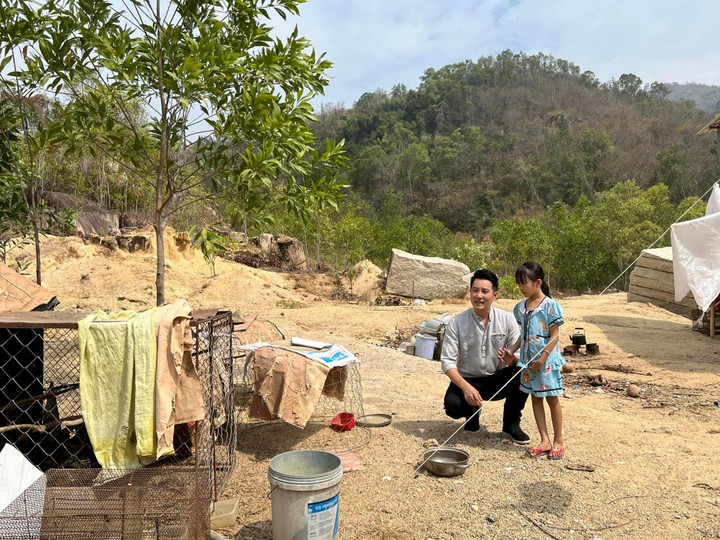 Vì sao mỹ nam làng nhạc Nguyễn Phi Hùng vẫn độc thân ở tuổi U50? - 5