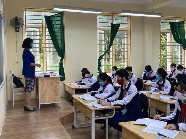 'Sóng' F0 tấn công trường học: Kiểm tra, đánh giá thế nào cho công bằng? - 1