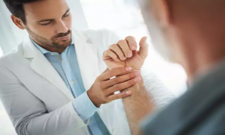 Mệt mỏi, ngứa ran, đau tay chân hậu COVID-19 không thể xem thường - 3