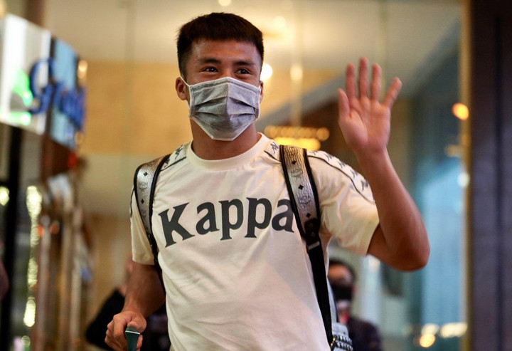 Tân binh Adriano Schmidt được săn đón trong ngày hội quân tuyển Việt Nam - 7