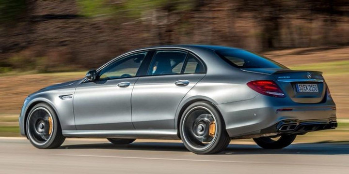 Mẫu sedan nào nhanh nhất thế giới? - 4