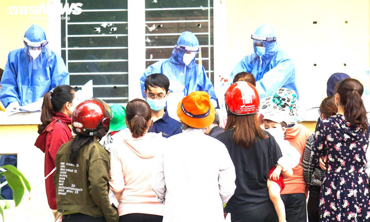 Đà Nẵng 'phủ sóng' bác sỹ tư vấn điều trị F0 tại nhà - 1