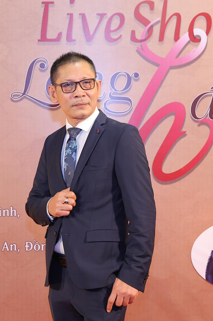 NSƯT Đức Long: Nghệ sĩ như công nhân quét rác chứ đâu phải ông nọ bà kia - 1