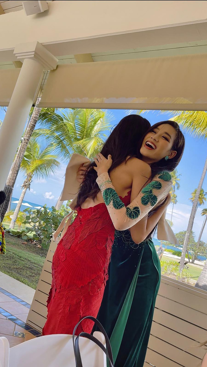 Đỗ Thị Hà tặng thạch rau má cho thí sinh Miss World 2021 - 2