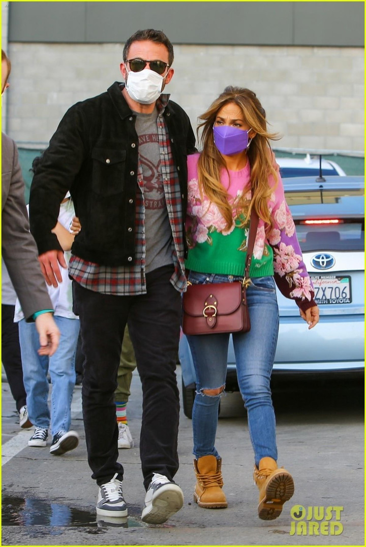 Từ khi yêu lại Ben Affleck, Jennifer Lopez ngày càng trẻ đẹp - 7