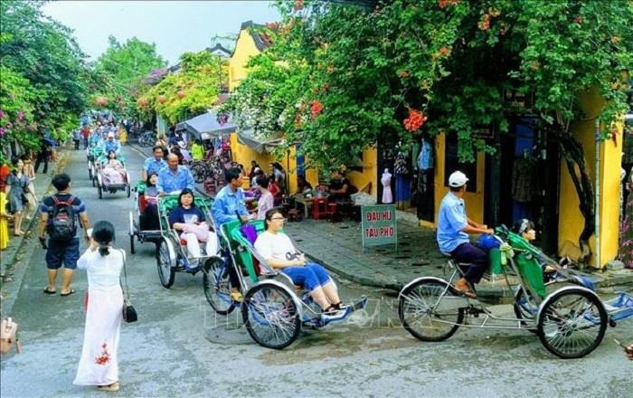 Miễn thị thực với công dân nhiều nước từ 15/3 - 1