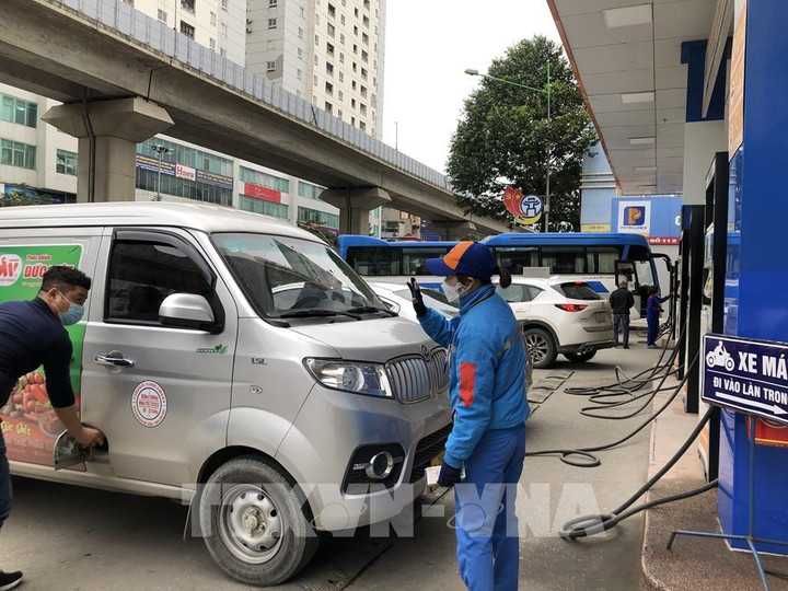 Yêu cầu tăng mức tín dụng với các doanh nghiệp đầu mối kinh doanh xăng dầu - 1