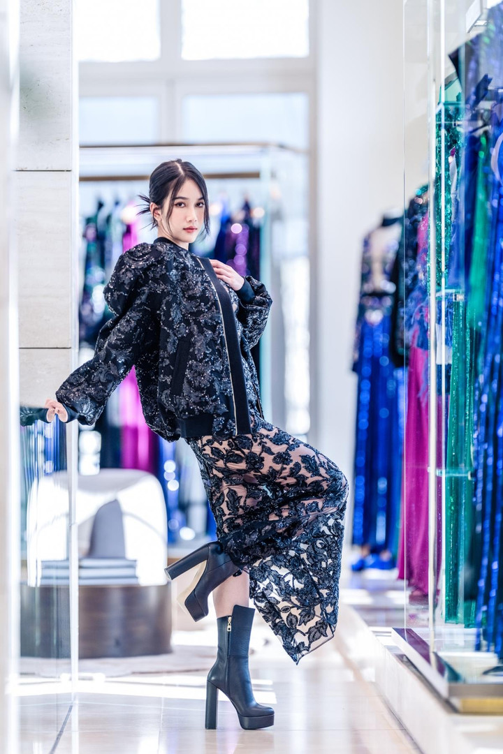 Lương Thùy Linh, Phương Anh lộng lẫy khi diện đồ hàng hiệu siêu sang Elie Saab - 10