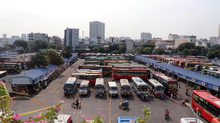 Doanh nghiệp vận tải bắt đầu tăng giá cước - 3