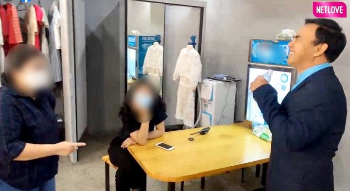 MC Quyền Linh 'tố' chương trình 1 năm làm hỏng của anh 400 cái áo và cái kết - 3