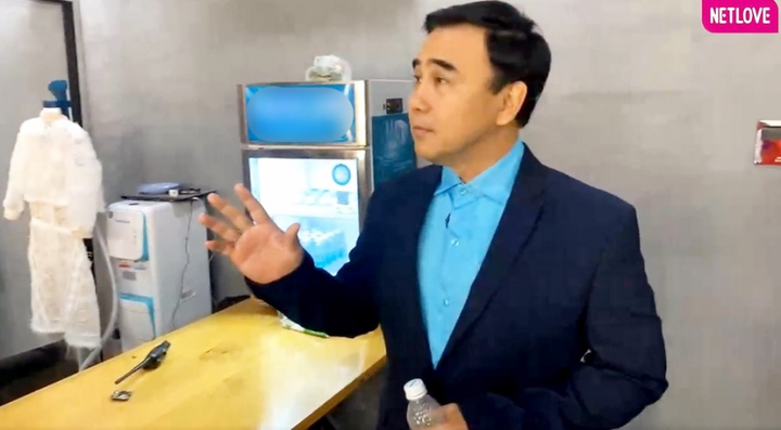 MC Quyền Linh 'tố' chương trình 1 năm làm hỏng của anh 400 cái áo và cái kết - 2