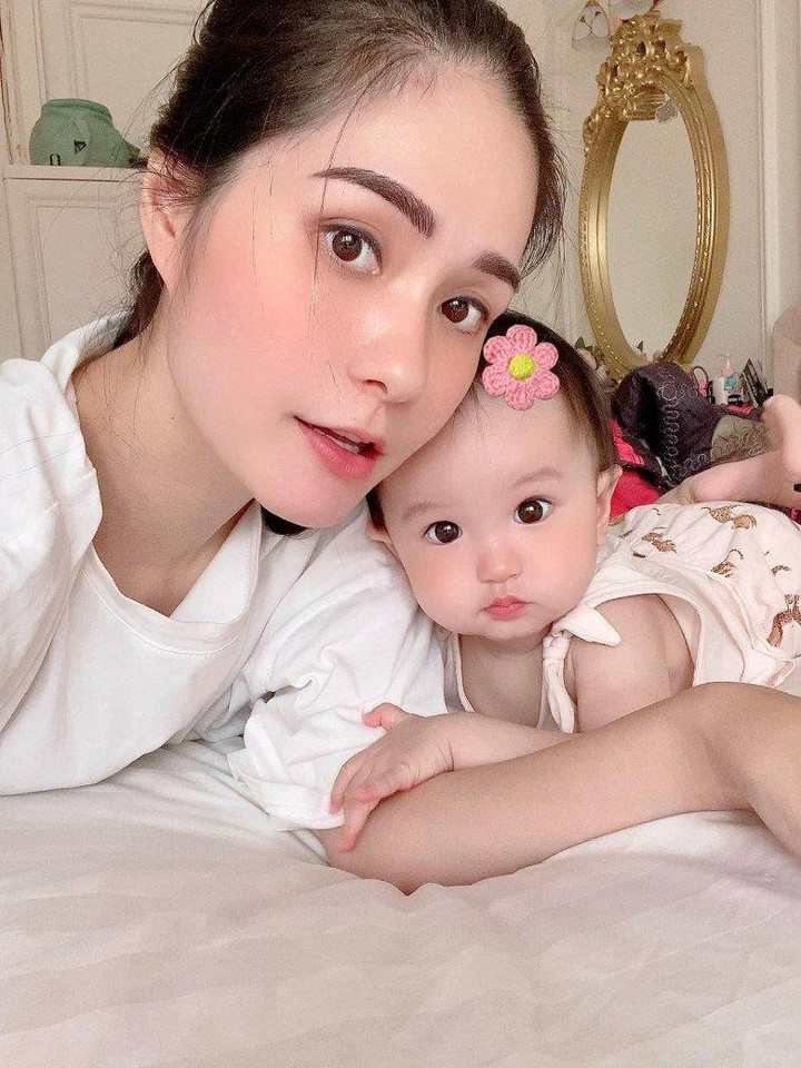 Đoàn Di Băng khoe con gái mới 1 tuổi đã 'kiếm' chục tỷ đồng