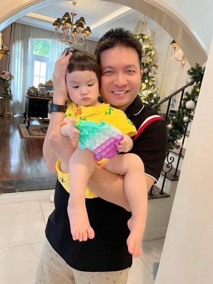 Đoàn Di Băng khoe con gái mới 1 tuổi đã 'kiếm' chục tỷ đồng