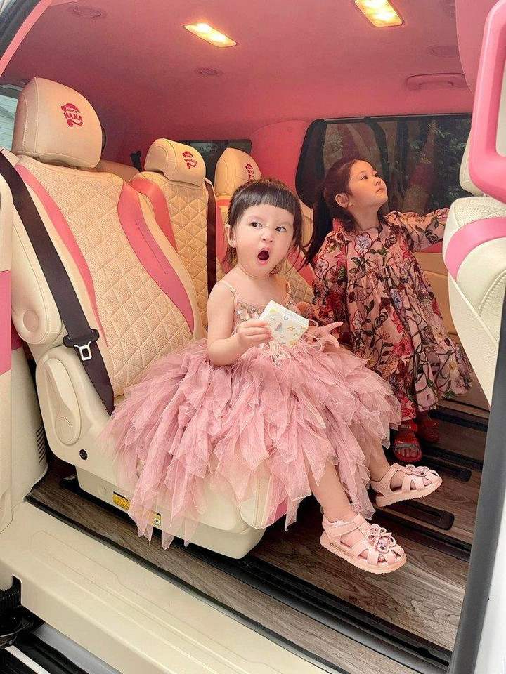 Đoàn Di Băng khoe con gái mới 1 tuổi đã 'kiếm' chục tỷ đồng