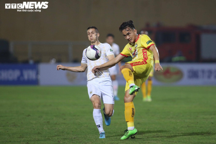 Trực tiếp bóng đá Hà Nội FC 1-0 Thanh Hóa: Quang Hải ghi bàn - 4