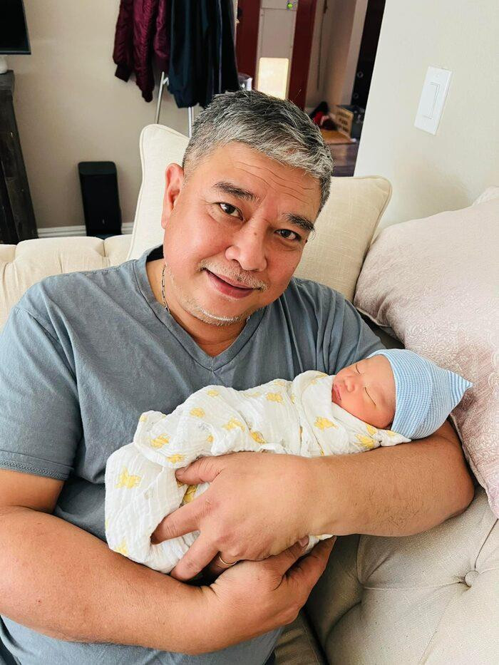 NSND Hồng Vân khoe cháu ngoại 6 tuần tuổi đã 'biết huýt sáo' - 4