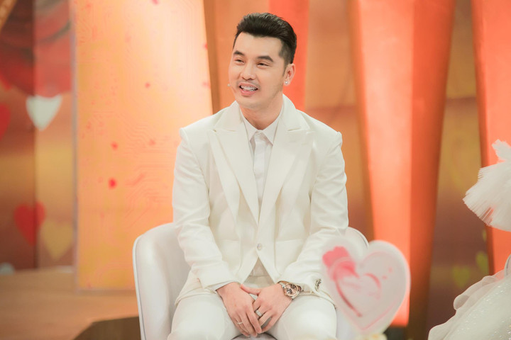 Sao Việt thời hoàng kim: Người được trả 60 cây vàng, người đem bao để đựng tiền - 3