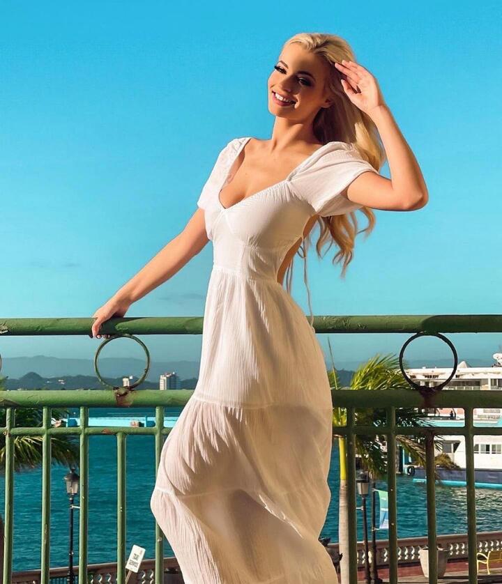 Vẻ đẹp như búp bê Barbie của Hoa hậu Thế giới 2021 - 8