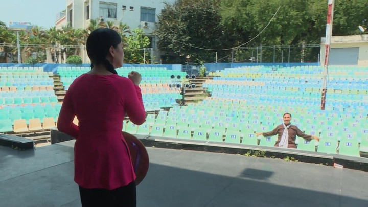 Hà Phương kể lại kỷ niệm sân khấu, muốn tìm lại vị khán giả bí ẩn từ lâu - 4