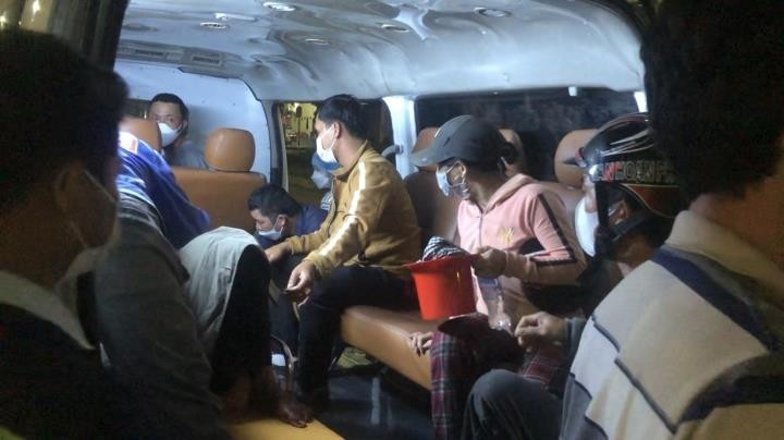 Sau phản ánh xe cấp cứu tư nhân bị chặn, Chủ tịch Quảng Ngãi chỉ đạo 'nóng' - 2