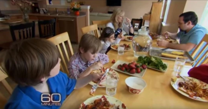 Bà mẹ sốc khi phát hiện con nuôi 9 tuổi hóa ra đã ngoài 20, ủ mưu sát hại cả nhà - 3