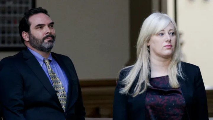 Bà mẹ sốc khi phát hiện con nuôi 9 tuổi hóa ra đã ngoài 20, ủ mưu sát hại cả nhà - 1