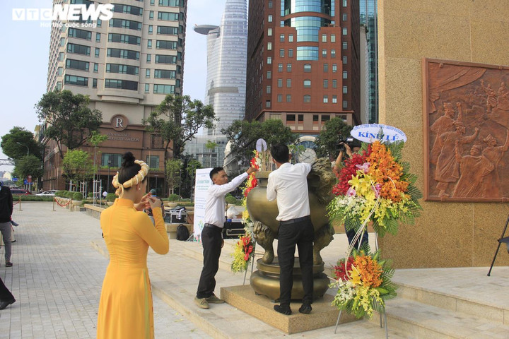 TPHCM: Khu tượng đài Đức thánh Trần Hưng Đạo có diện mạo mới - 15