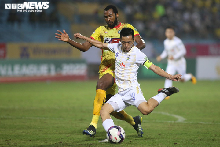 Quang Hải ghi bàn tinh quái, đối thủ hết trận mới nhận ra - 11