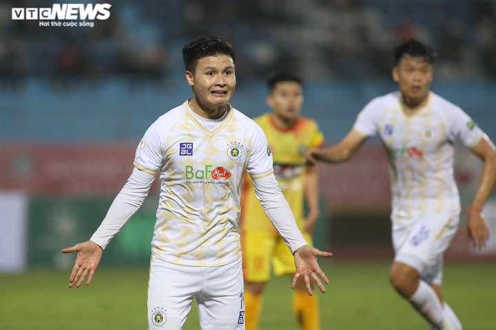Quang Hải ghi bàn tinh quái, đối thủ hết trận mới nhận ra - 5