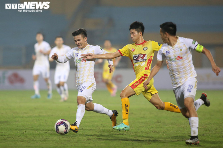 Quang Hải ghi bàn tinh quái, đối thủ hết trận mới nhận ra - 3