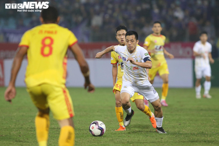 Quang Hải ghi bàn tinh quái, đối thủ hết trận mới nhận ra - 9