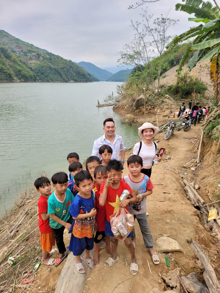 Tập đoàn Viễn Đông Nga trao quà cho người dân nghèo tại Mường Lát, Thanh Hóa - 3