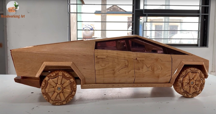 Hình ảnh Tesla Cybertruck bằng gỗ của thợ Việt trên báo ngoại - 6