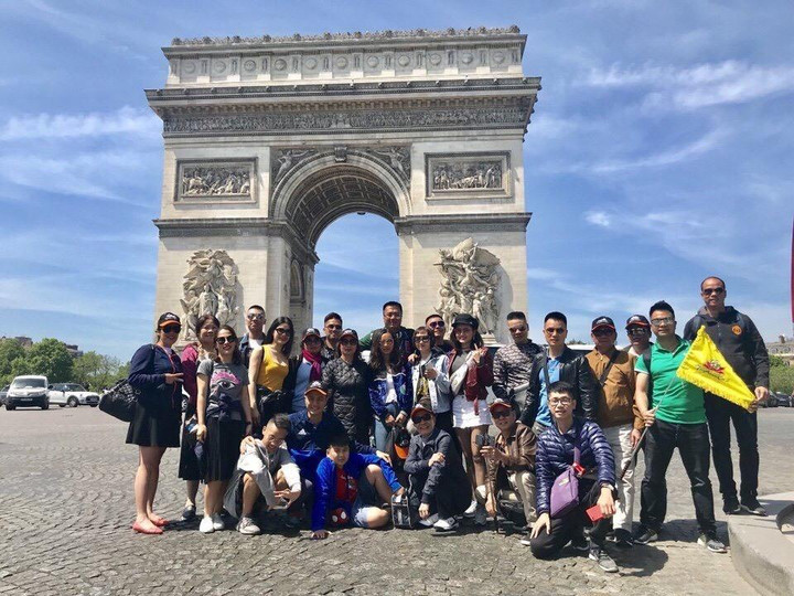 Sau 2 năm bán hàng online, hướng dẫn viên du lịch hạnh phúc lại được dẫn tour - 2