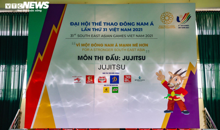 Ảnh: Nhà thi đấu ở ngoại thành Hà Nội 'chạy nước rút' chuẩn bị đón SEA Games 31 - 2