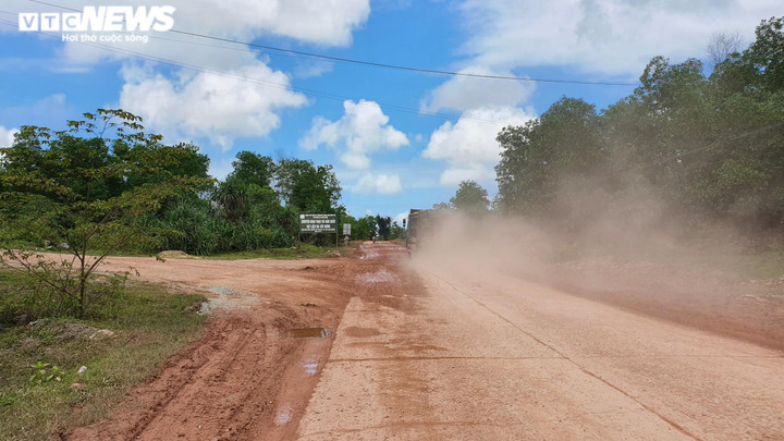 Cận cảnh con đường như ruộng cày là nỗi ám ảnh nhiều năm của dân xứ Huế - 5