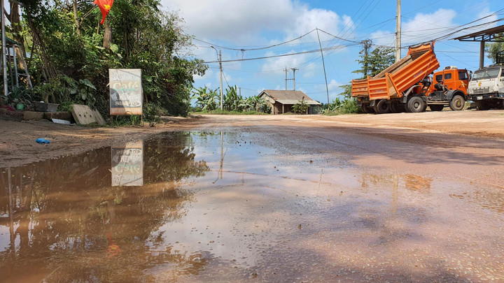 Cận cảnh con đường như ruộng cày là nỗi ám ảnh nhiều năm của dân xứ Huế - 8