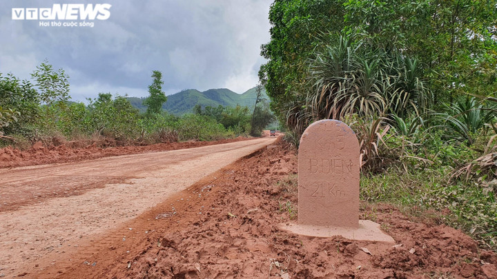 Cận cảnh con đường như ruộng cày là nỗi ám ảnh nhiều năm của dân xứ Huế - 10