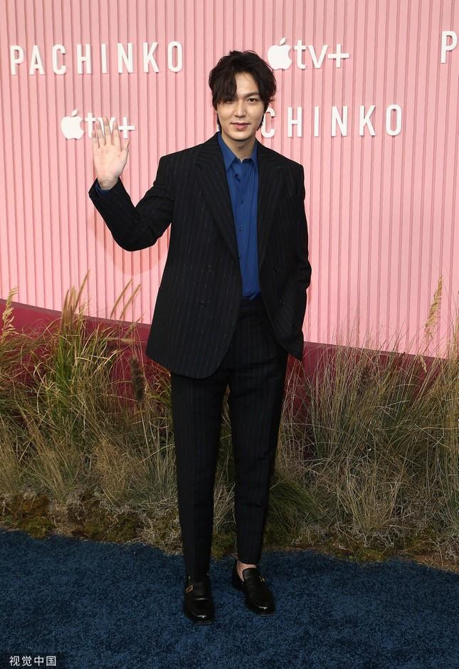 Gương mặt sưng phù, già chát của Lee Min Ho khiến fan sốc - 2