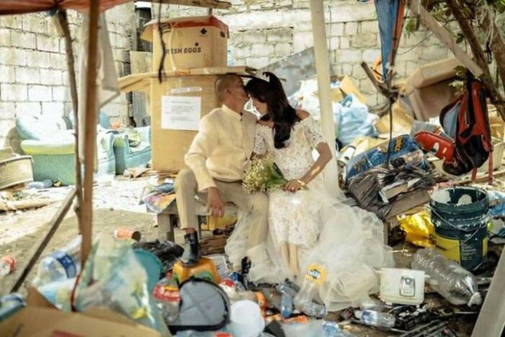 Cặp đôi chụp ảnh cưới tại bãi phế liệu gây xúc động bởi câu chuyện phía sau - 7