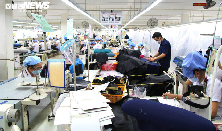 'Cơn khát' lao động tại các doanh nghiệp sản xuất - 3