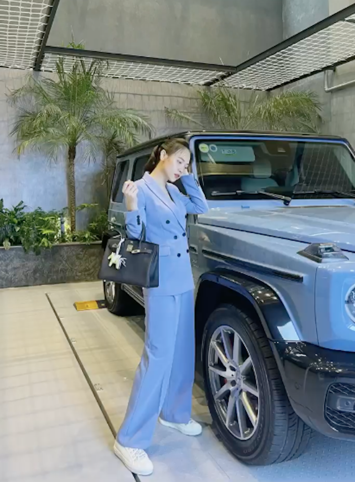 Sao Việt sở hữu siêu xe G63 hơn 11 tỷ 'cực chiến': Hiền Hồ, Trang Đàm đều có tên - 6