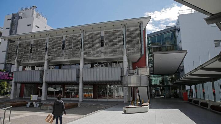 Cô bé 12 tuổi vào đại học hàng đầu New Zealand - 2
