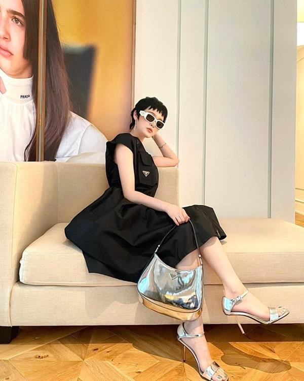 Hiền Hồ giàu cỡ nào ở tuổi 25? Hiền Hồ sở hữu xe chục tỷ, dát đầy hàng hiệu sau 5 năm đi hát - 12