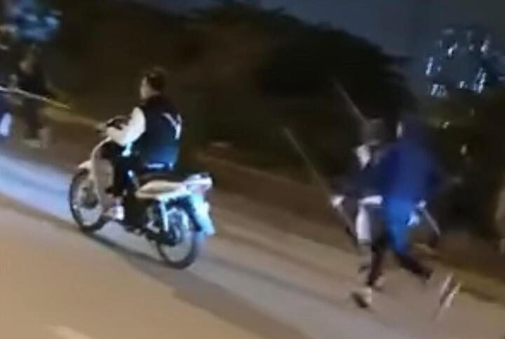 80 thanh thiếu niên hỗn chiến trên đường phố Hà Nội - 1